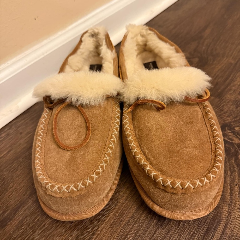Manitobah Mukluks Sheepskin Shearling Cabin Loafers Men Size 13